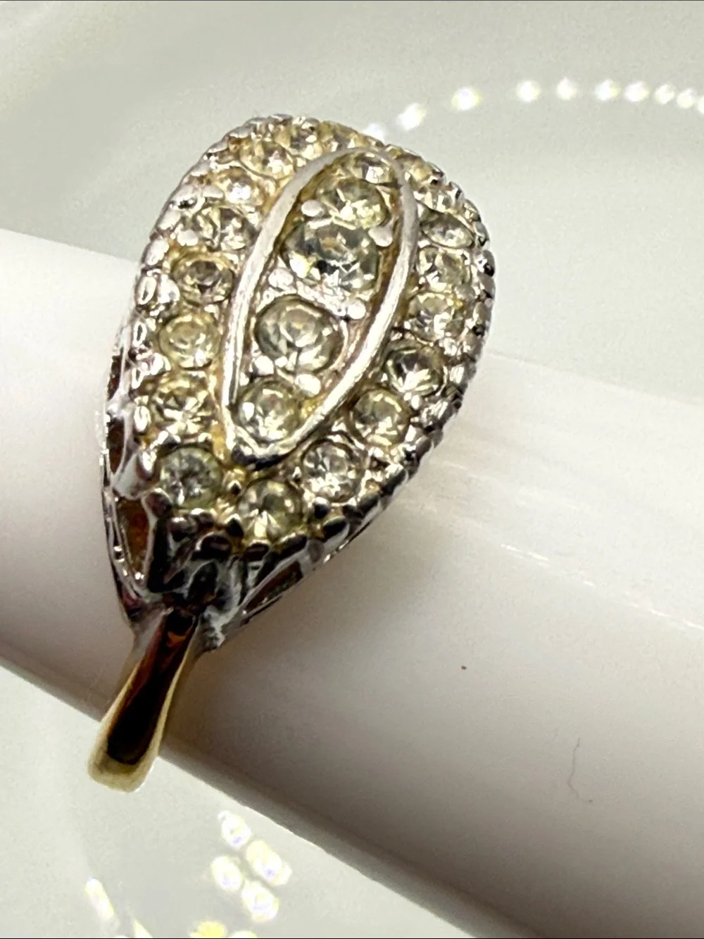 Stunning vintage 18K GE Golden Oval art deco pave rhinestone ring size 5